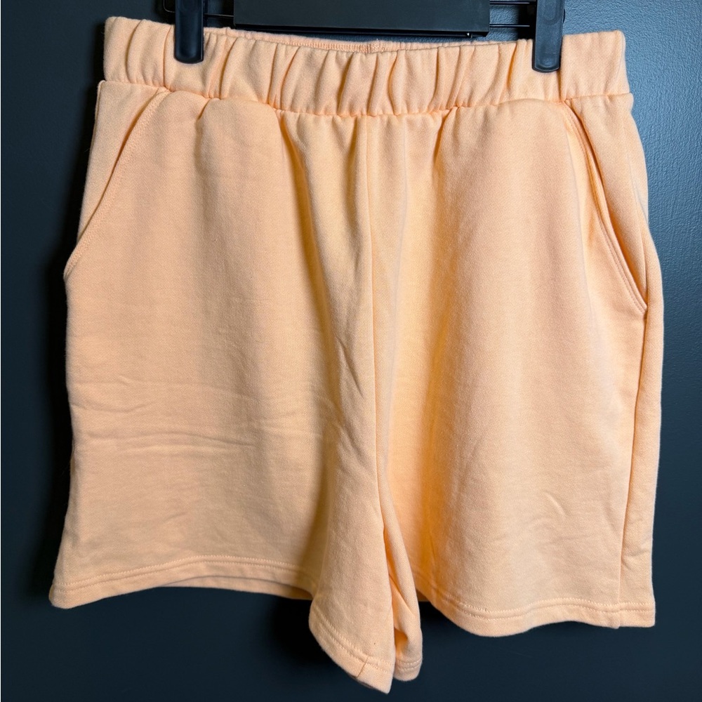 Free People Free-Est Peach Lounge Shorts Sweat Shorts Elastic Waist Size M‎ NWT